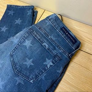 Rock & Republic Size 10 Star Print Skinny Blue Jeans